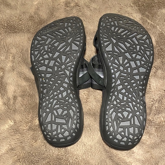 Merrell Black and Gray Slide Sandals🎄 - Picture 3 of 4
